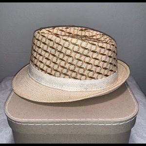 Straw fedora in cream and brown